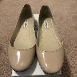 Steve Madden Beige Neutral Patent Ballet Flats Size 9.5